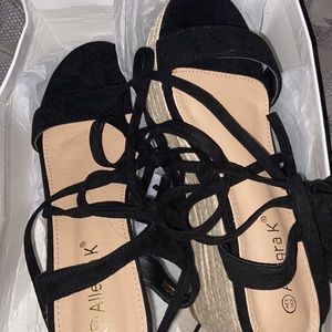 They weren’t my size bought them for graduation but only tried not worn